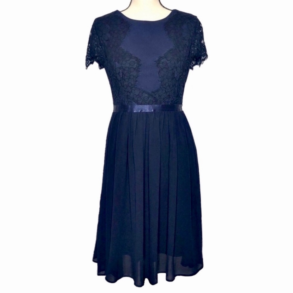🌸Miusol Floral Lace Short Sleeve Dress in Navy